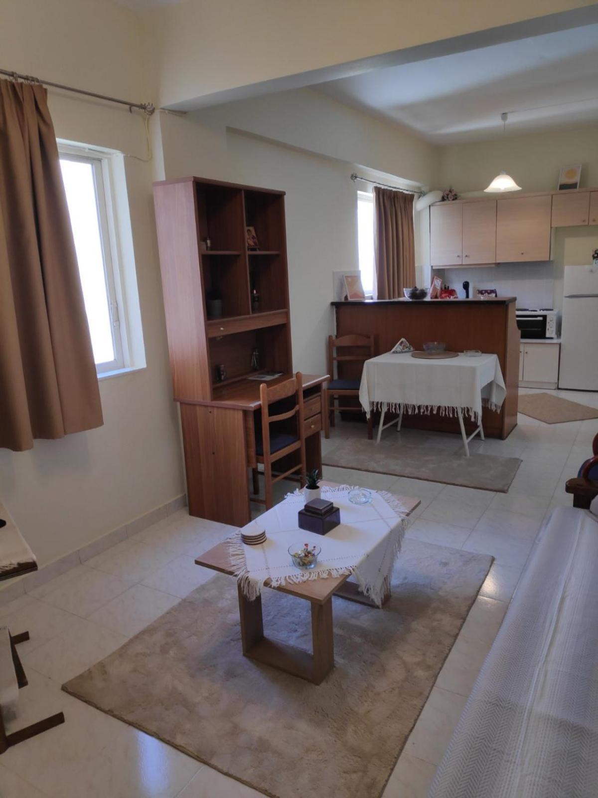 Mary'S Home Каламата Экстерьер фото